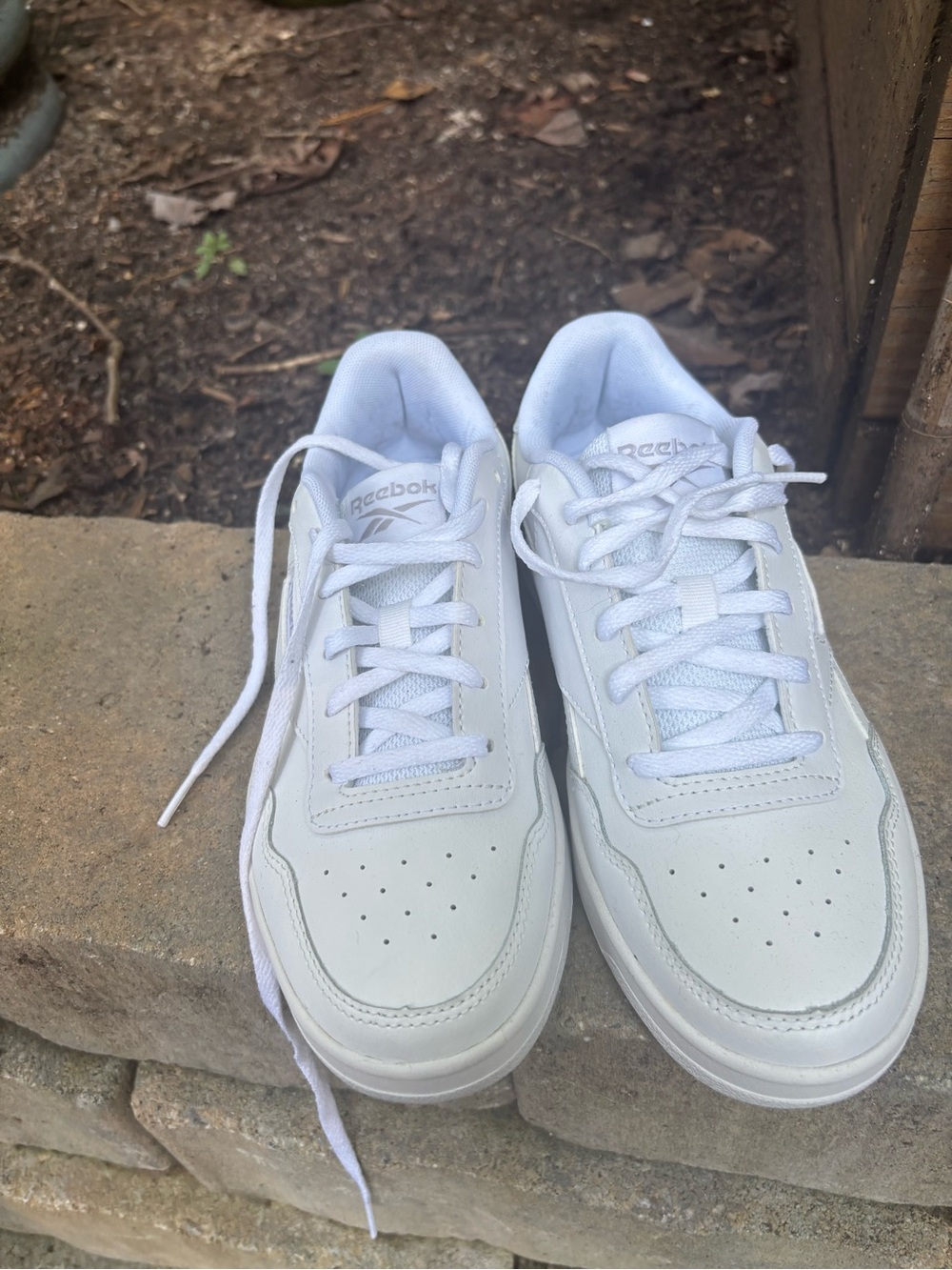 Reebok White Leather Low-Top Sneakers COURT ADVANCE SNEAKER